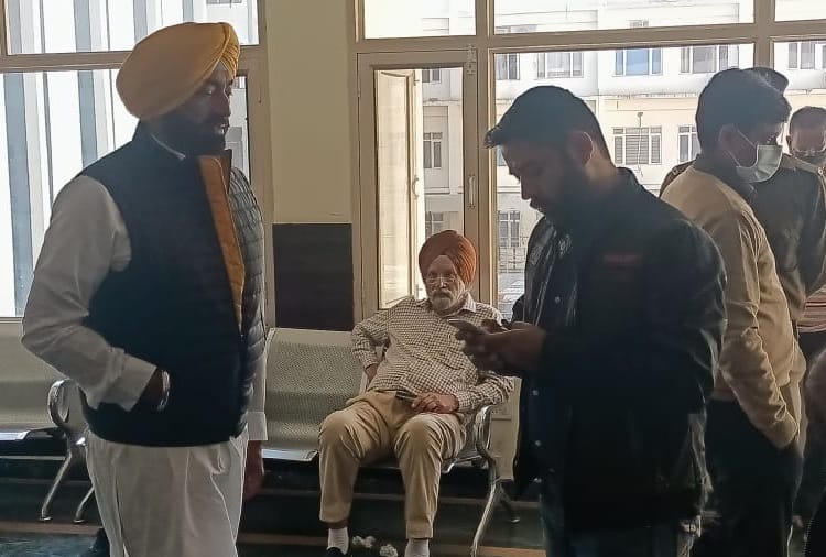 Sukhpal Khaira arrested in money laundering case was produced in Mohali court