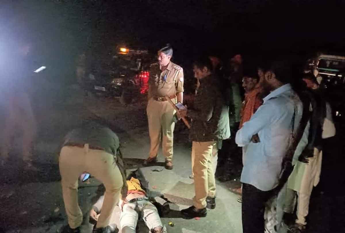 Chitrakoot: Speeding truck hit bike rider, one died on the spot