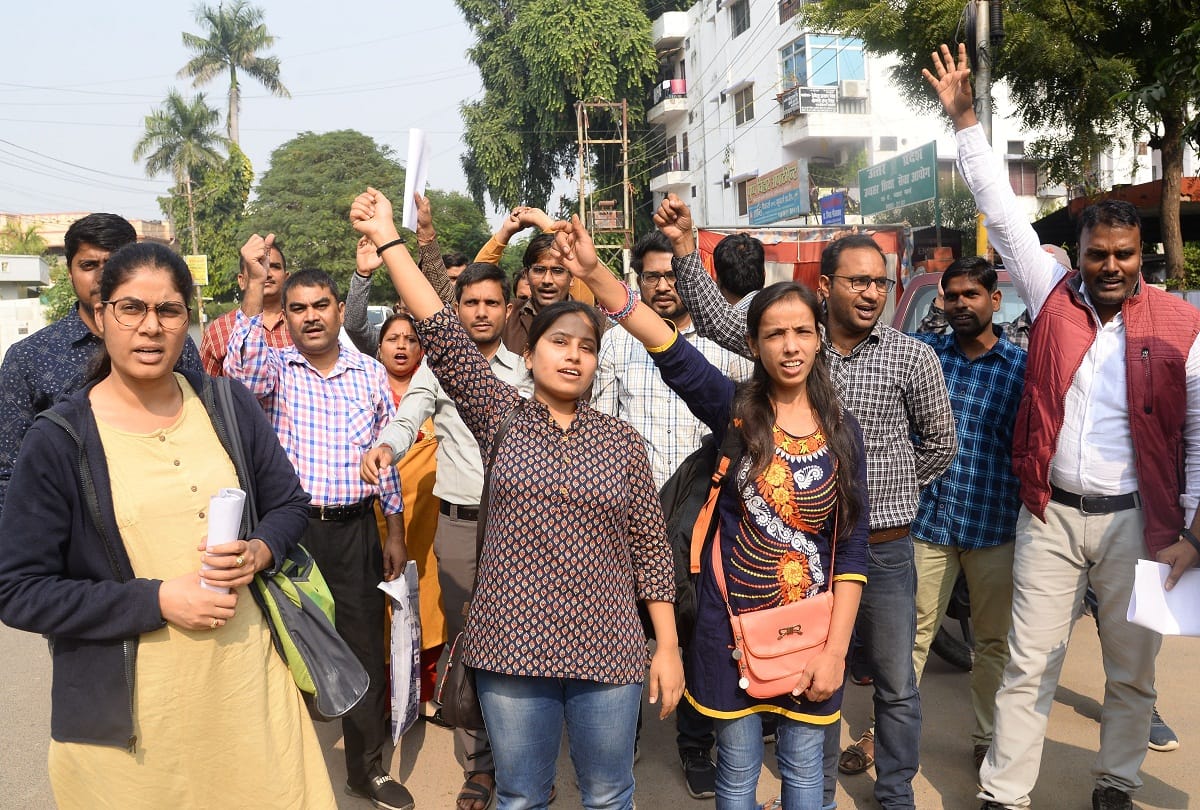 Assistant Professor Recruitment Exam on November 13: Admit cards of hundreds of candidates stranded