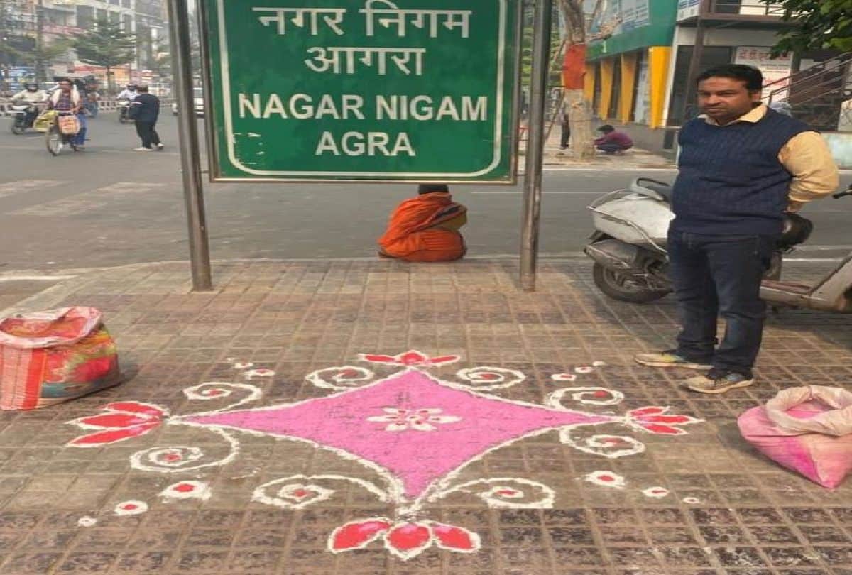 Red carpet laid for MPs but dust kept flying hundred meters away in agra
