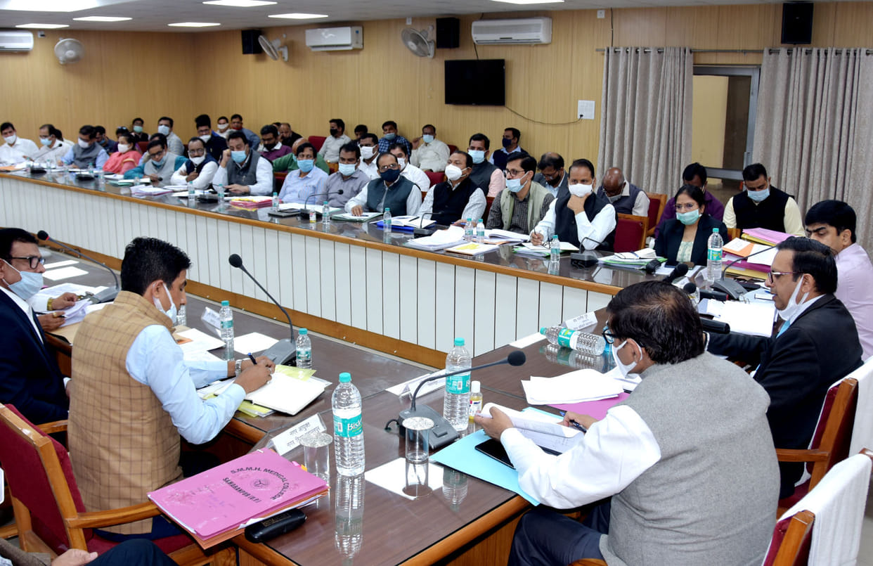 Take pothole free certificate of roads by 30th November