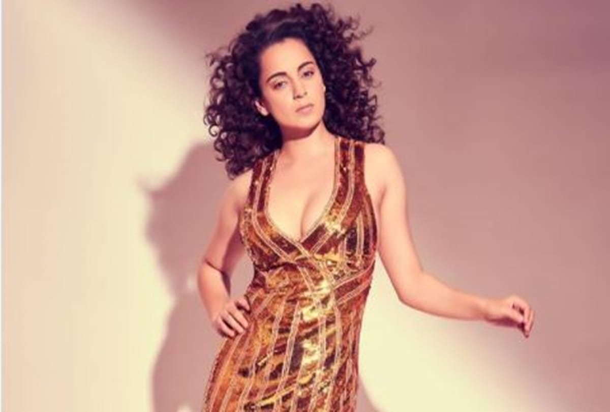 rakhi sawant called kangana ranaut gaddar over her azadi statement