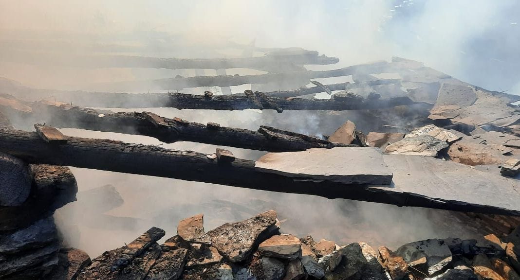 Two cowsheds burnt in Jeena village