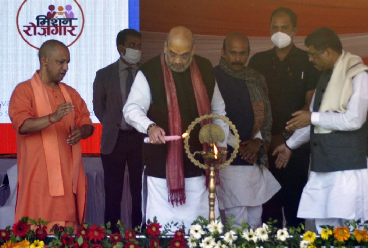 Amit shah says cm yogi resolve to form government again in basti