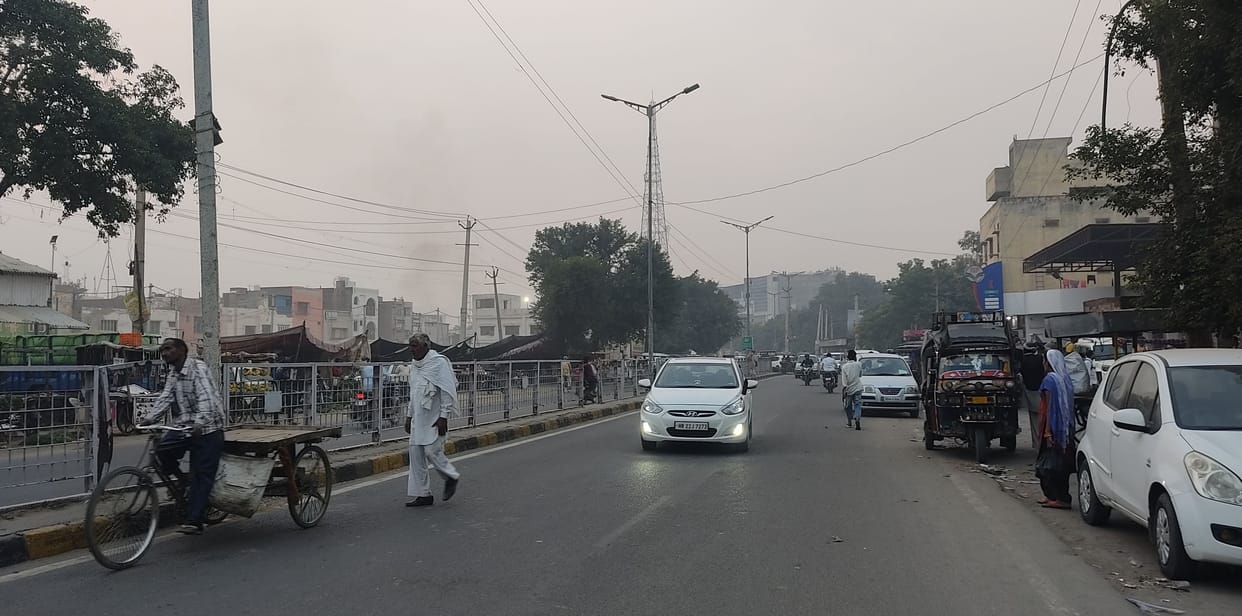 The effect of smog reduced due to strong sunlight