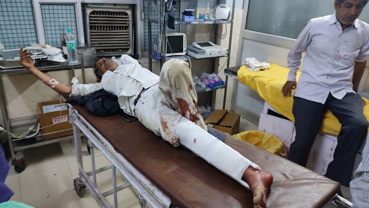 Two sides clashed over water drain in the field, 6 injured
