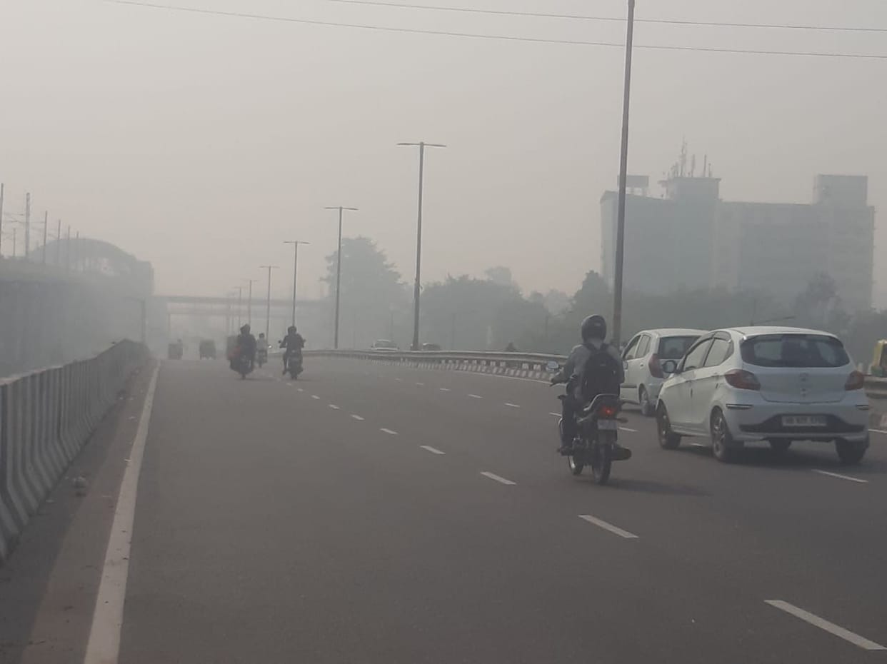 For ten days the air of the city is poisonous, the management of the corporation is insufficient