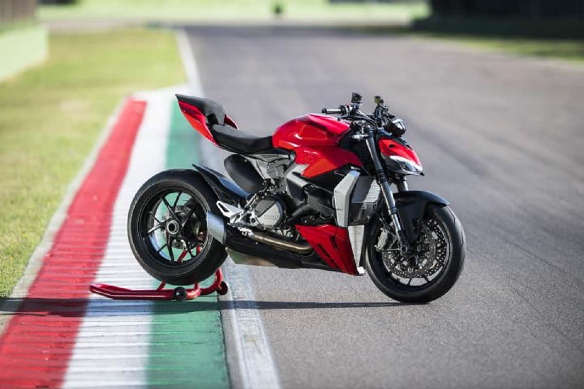 Ducati Streetfighter V2 Launched in India Check Price Features Specifications News in Hindi