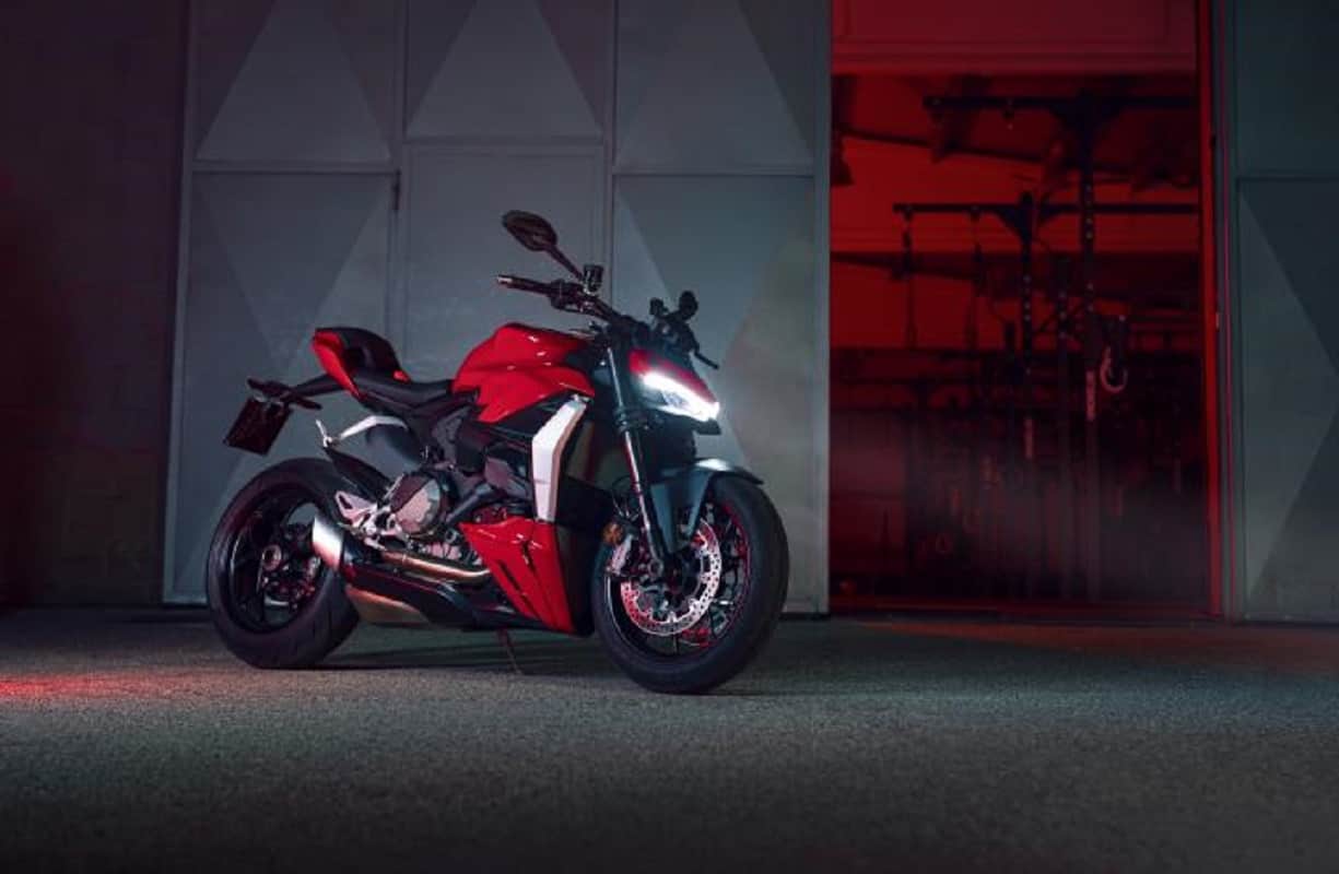 Ducati Streetfighter V2 Launched in India Check Price Features Specifications News in Hindi