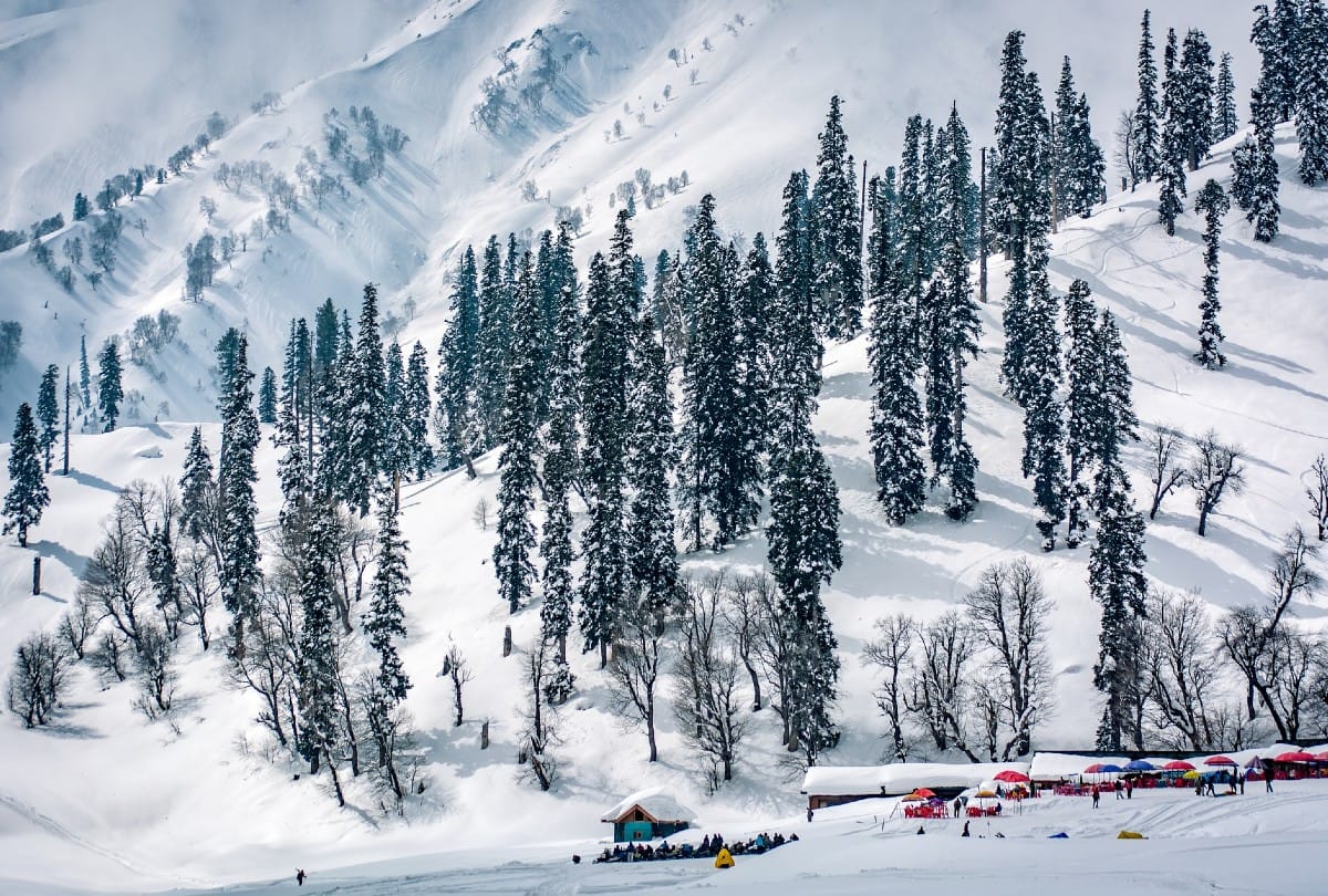 Snowfall in Kashmir including Srinagar, rain in Jammu, expected today