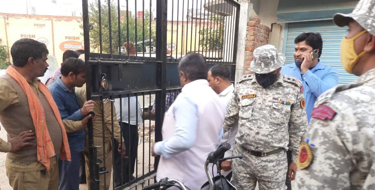 dispute in cololny for gate install