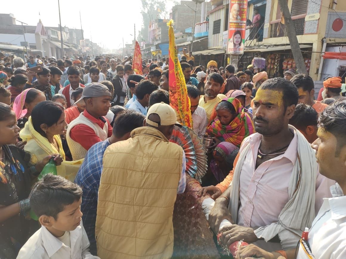 Devotees performed nine rounds of circumambulation with gaiety