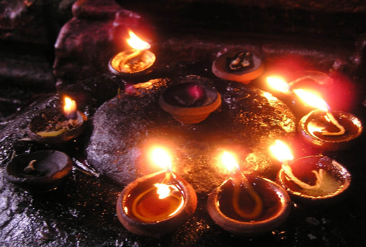 mysterious mahalaxmi temple in ratlam madhya pradesh where devotees gets gold and silver jewellery in prasad