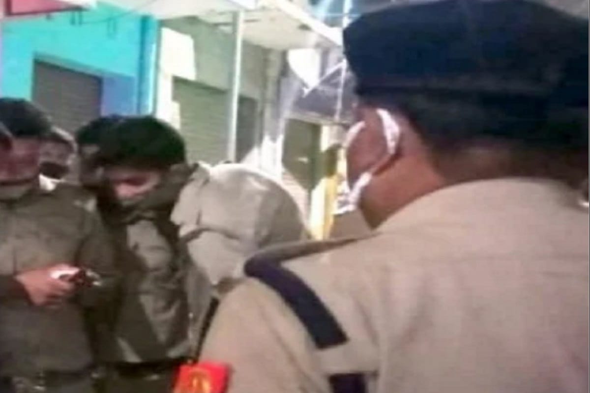 UP News: Bijnor police arrested two accused along with missing girl