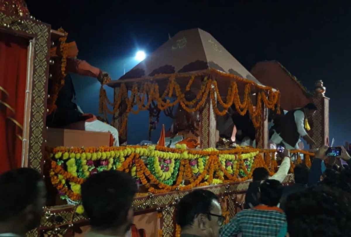 Aastha: The idol of Mother Annapurna reached Kannauj late in the night, people waiting since noon were disappointed