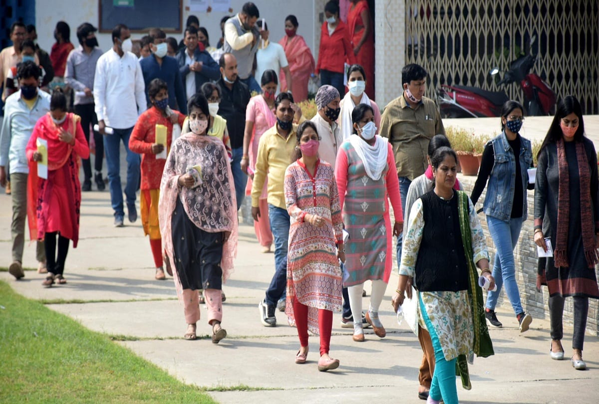 Assistant Professor Recruitment Exam: Seven-digit booklet, only six boxes in OMR, troubled candidates