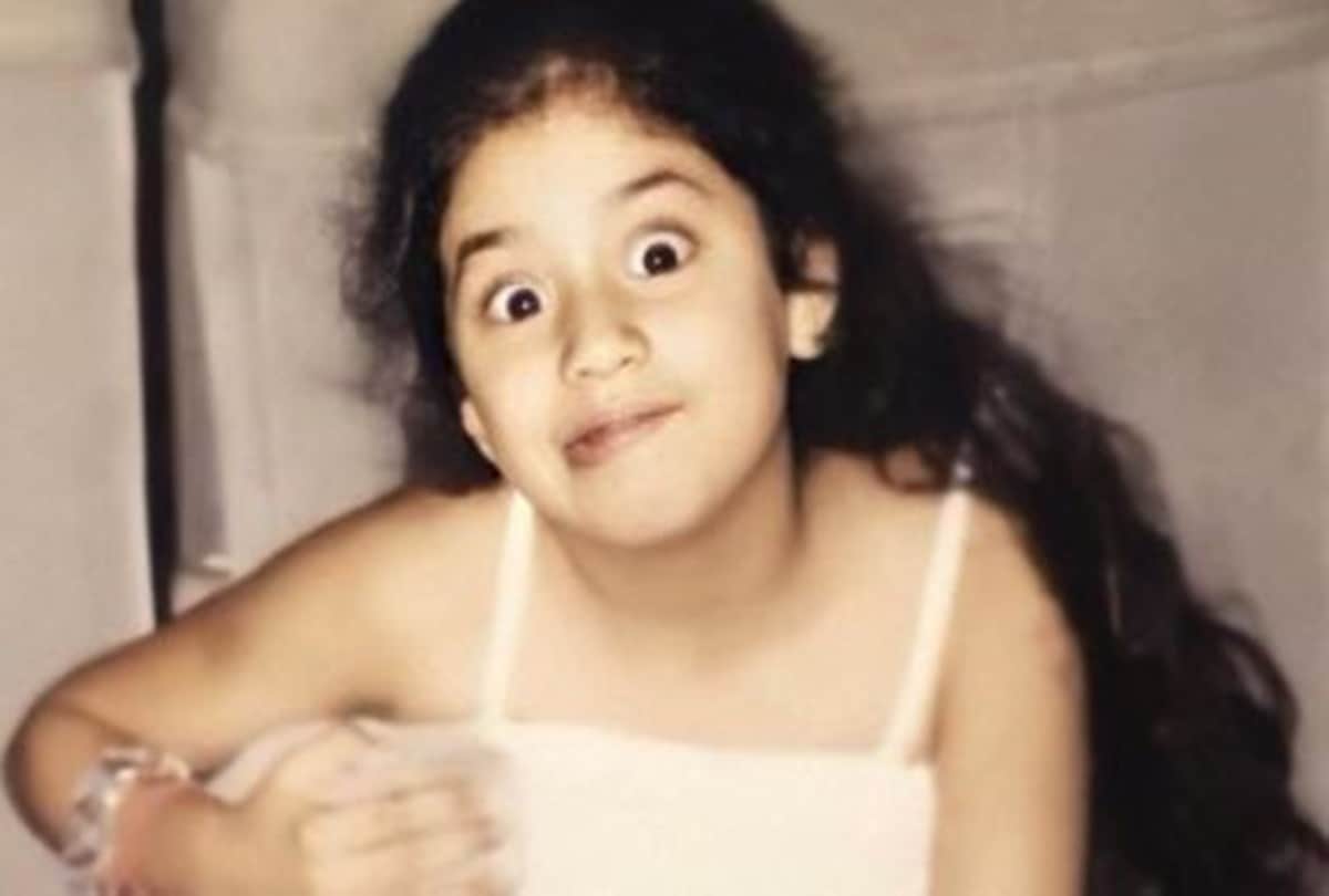 Childrens day special sara ali khan to varun dhawan these stars childhood photos will steal your heart