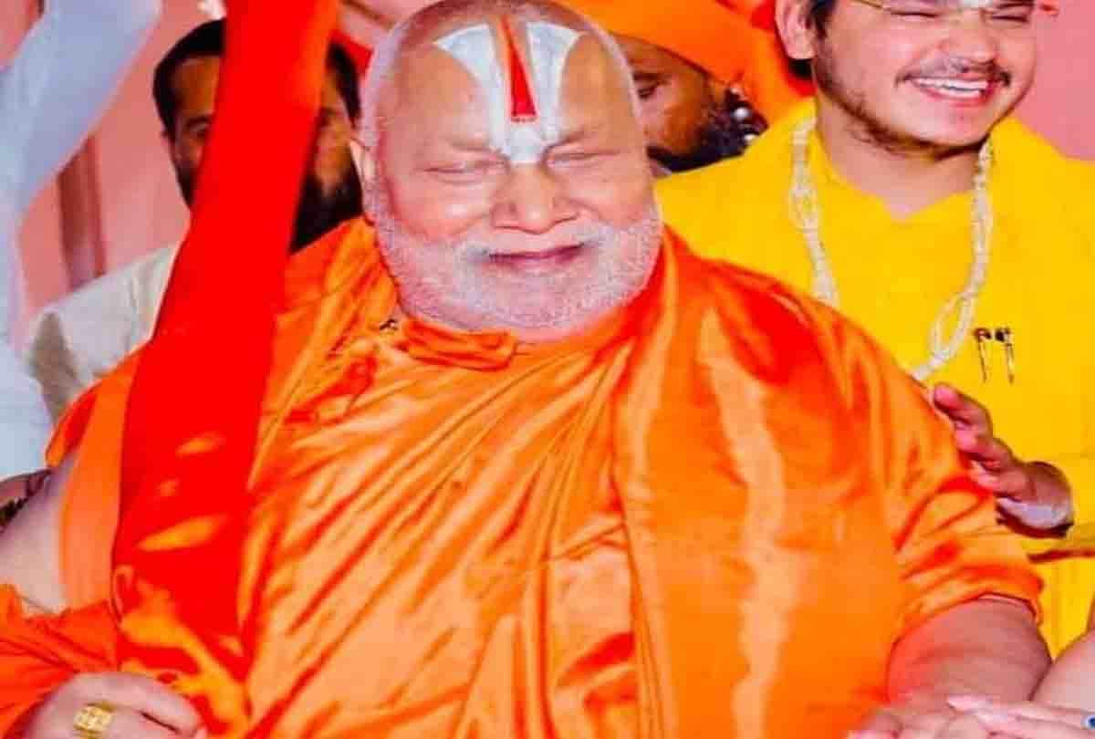 Bageshwar Dham: Knowledgeable of 22 languages, more than 80 compositions, know the guru of Dhirendra Shastri