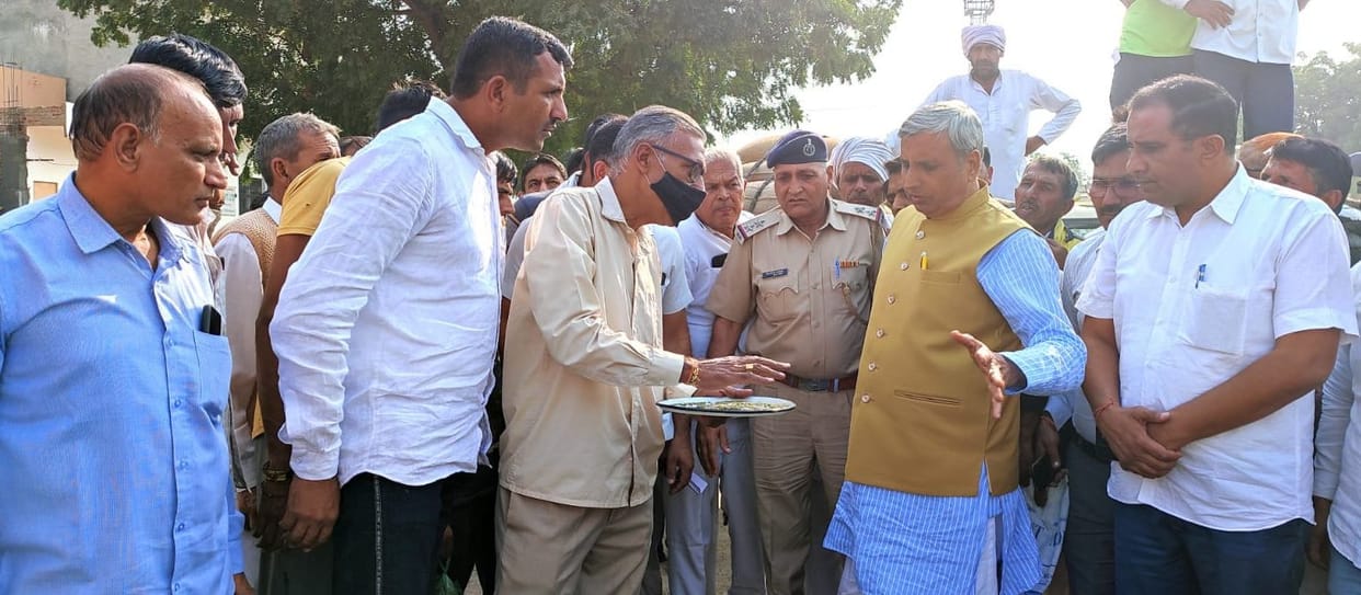 Agriculture Minister JP Dalal suspended the purchaser of Hafed after finding irregularities in the purchase of moong