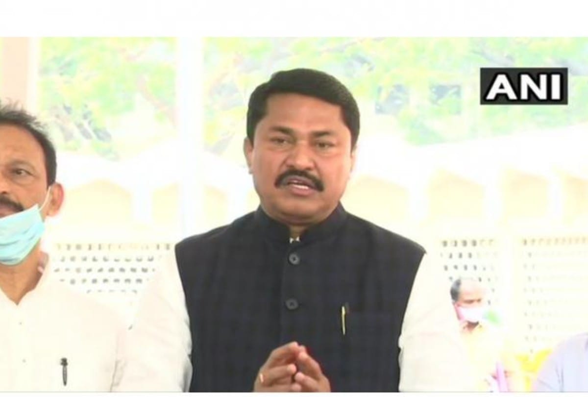 Congress leader Nana Patole demands probe into role of former Chief Minister Devendra Fadnavis in illegal phone tapping case