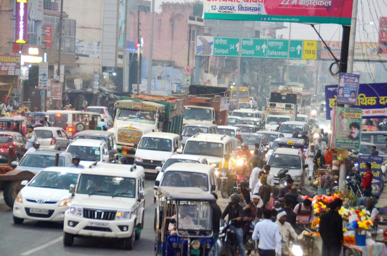 Baratis stuck in jam on Delhi-Saharanpur highway
