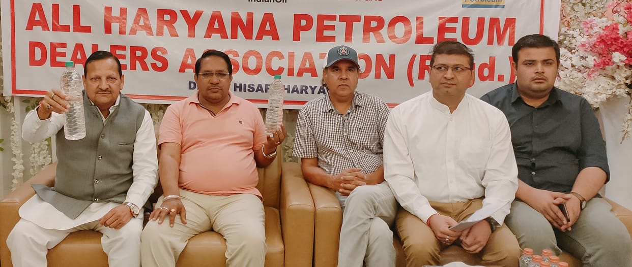 230 petrol pumps to remain closed today in protest against the sale of fake diesel