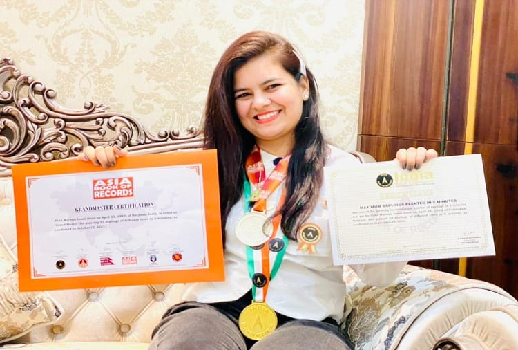 Neha of Fatehabad planted 53 saplings in five minutes