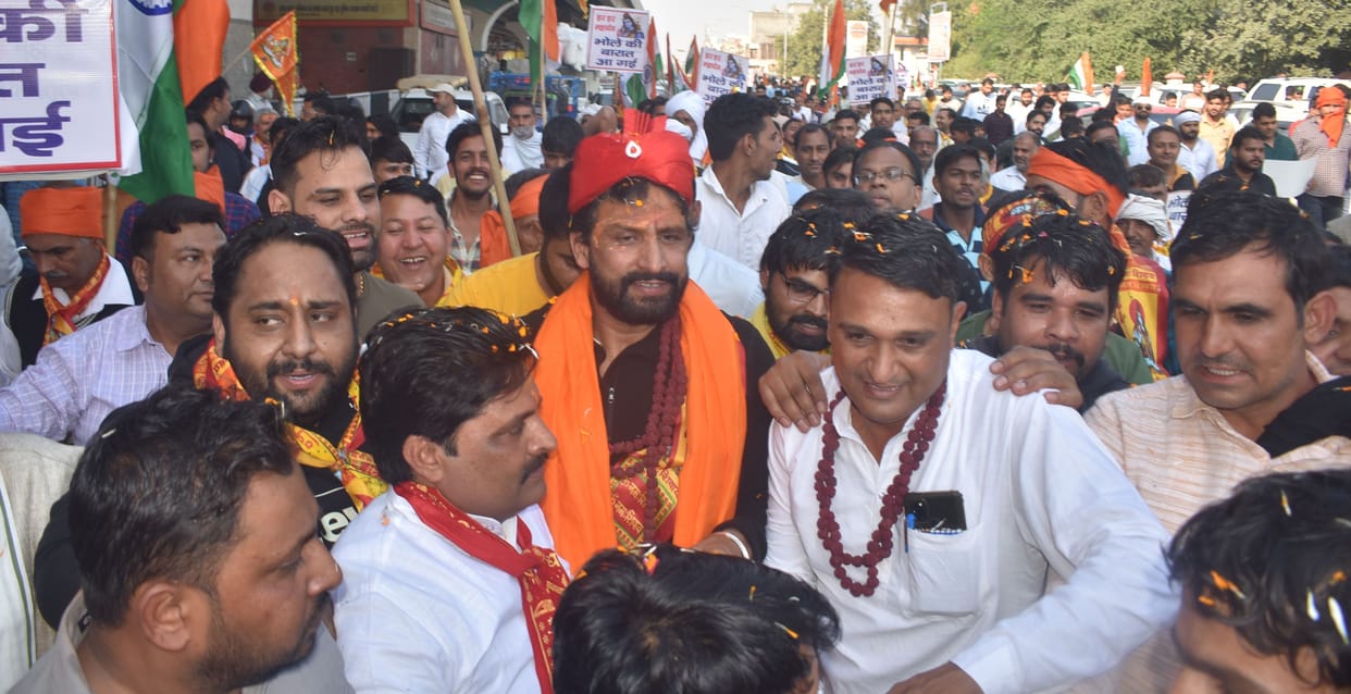 Naveen Jaihind, who was the state president of Aam Aadmi Party, arrived to give arrest, left after questioning