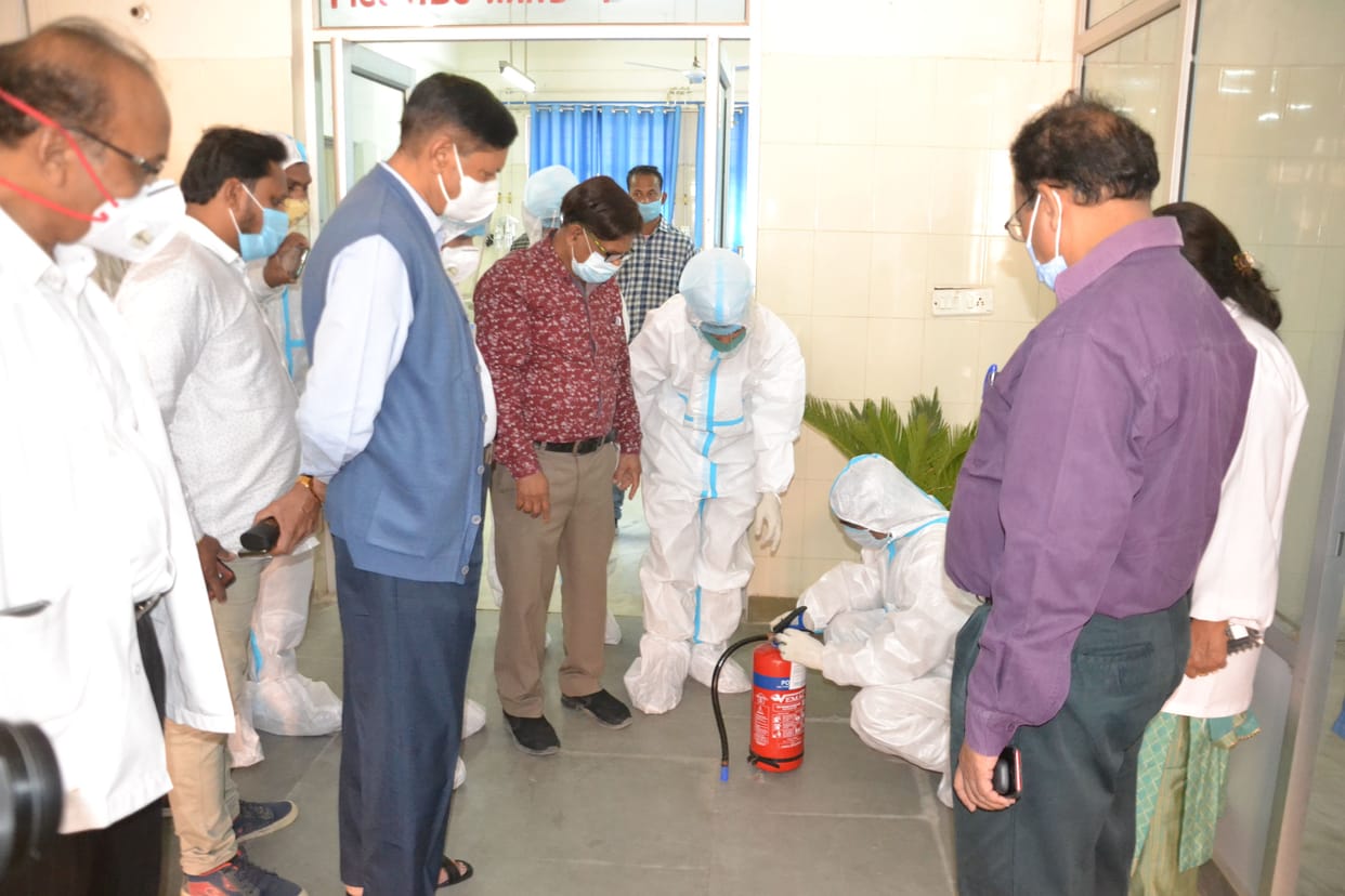 Mock drill in district hospital, workers could not operate fire extinguisher in Kovid ward