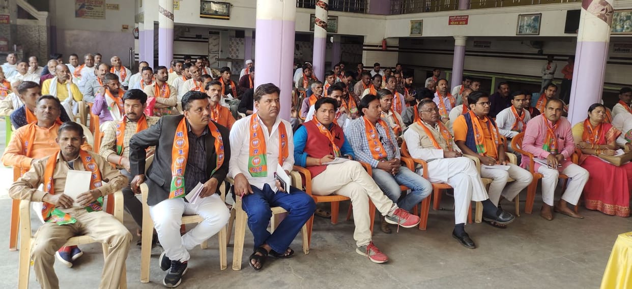Workers should take the development story of Modi-Yogi to their homes