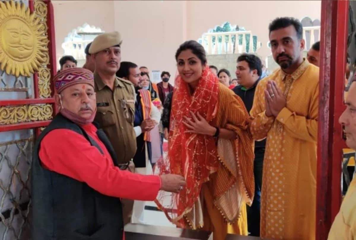 Social media: Shilpa Shetty reached visited shirdi Sai Baba and Saptashringi Devi mandir with husband Raj Kundra and relative rajiv adatia