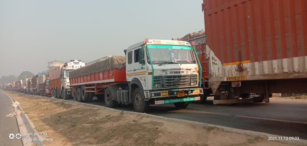 Jaam of lucknow highway