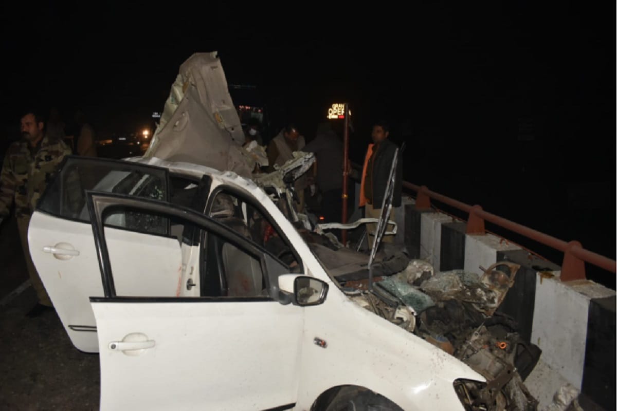 UP News: Three people have died in road accident on Delhi-Dehradun Highway in Meerut