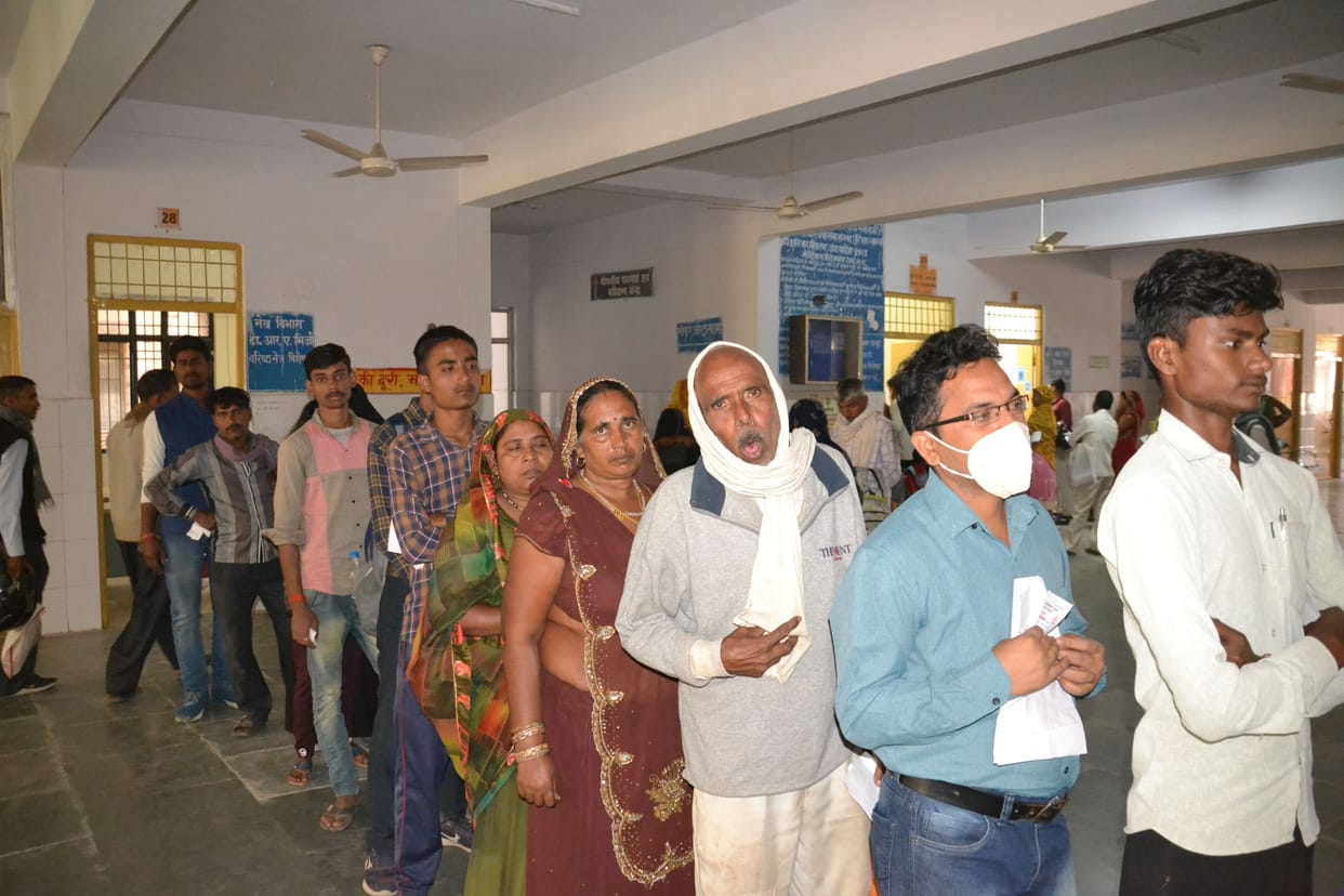 Youth and farmer died due to fever, so far 99 people have died in the district