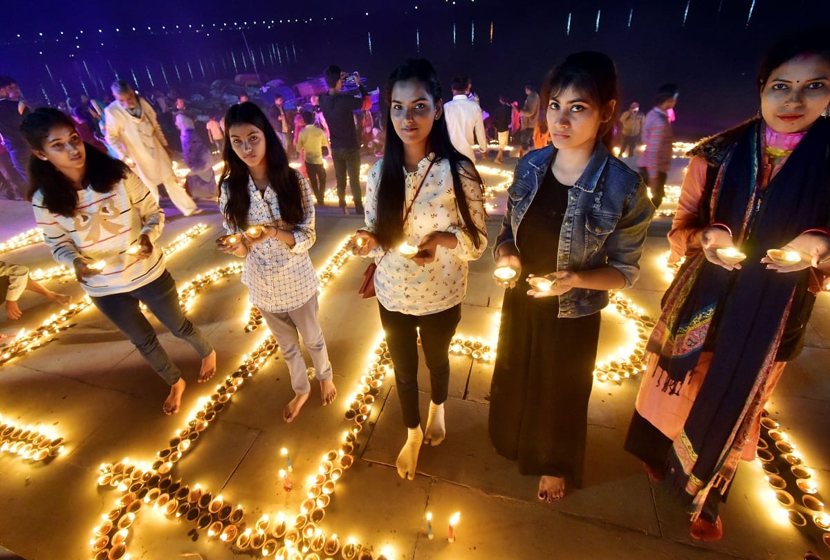 Devotthan Ekadashi: From Baluaghat to Sangam, the aura of the dazzling lamps