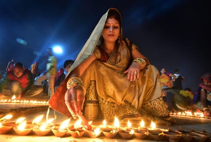 Devotthan Ekadashi: From Baluaghat to Sangam, the aura of the dazzling lamps
