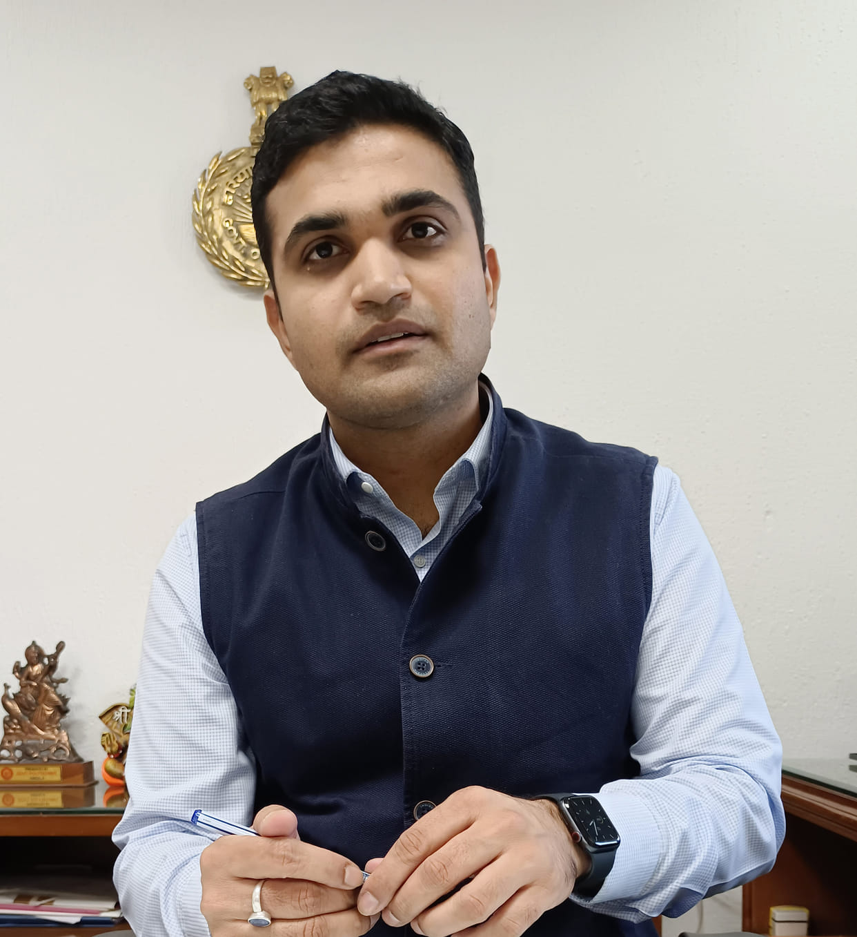 Deputy Commissioner Vikram Singh is showing students the way to make career