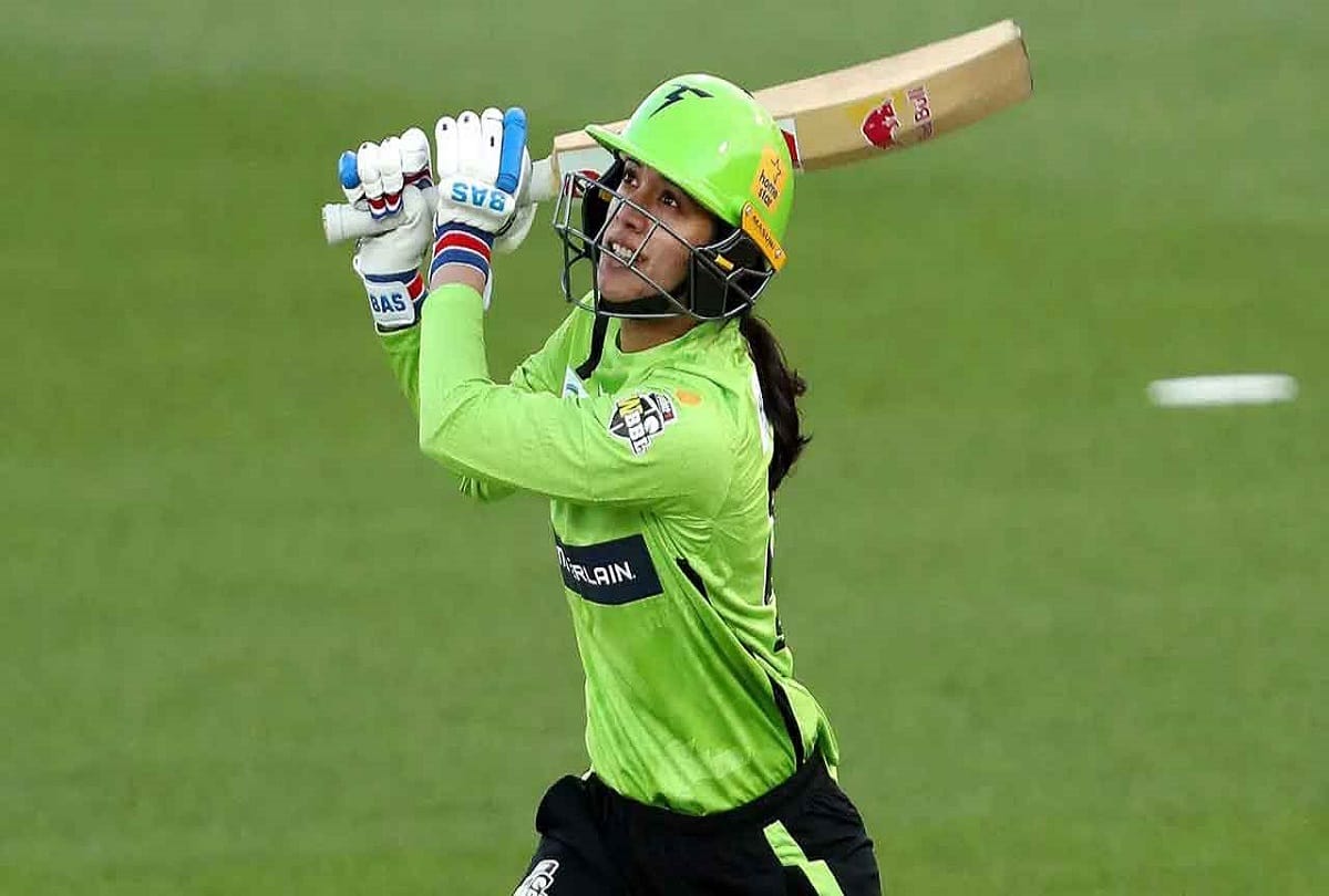 WBBL 2021 Indain batter Smriti Mandhana stars in Sydney Thunder win while disappointing for Shafali Verma and Sydney Sixers