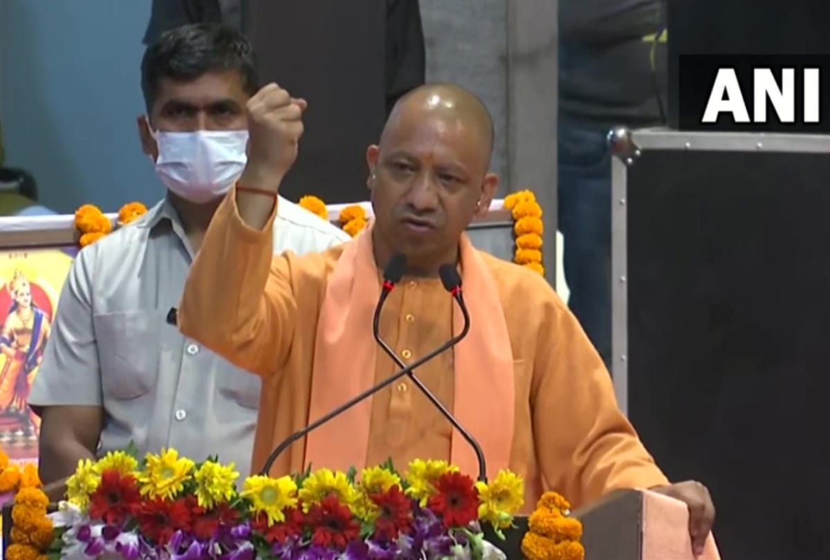 CM Yogi Adityanath addressed a samajik sammelan in Lucknow.