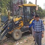 जेसीबी से शुरू कराई सफाई