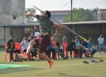 मुजफ्फरनगर के स्पोर्ट्स स्टेडियम में आयोजित जेवलिन थ्रो प्रतियोगिता में प्रतिभाग करते खिलाड़ी
