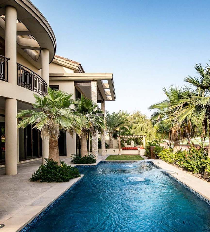 Shahrukh khan owns private island in dubai, know the details
