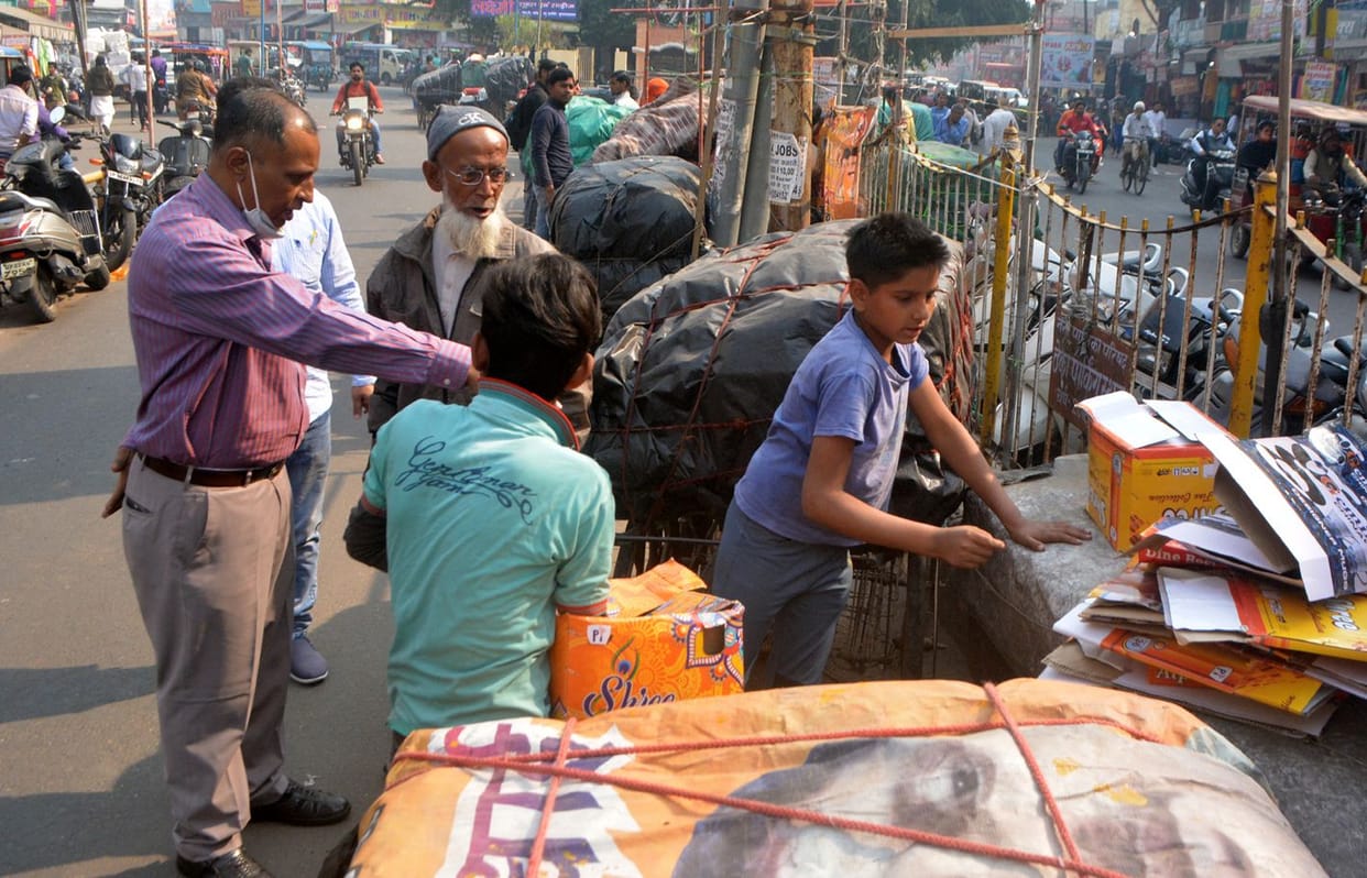 Encroachment removed from Jhansi Rani Chowk