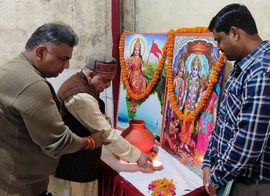 Hindu society is facing challenges: Manoj