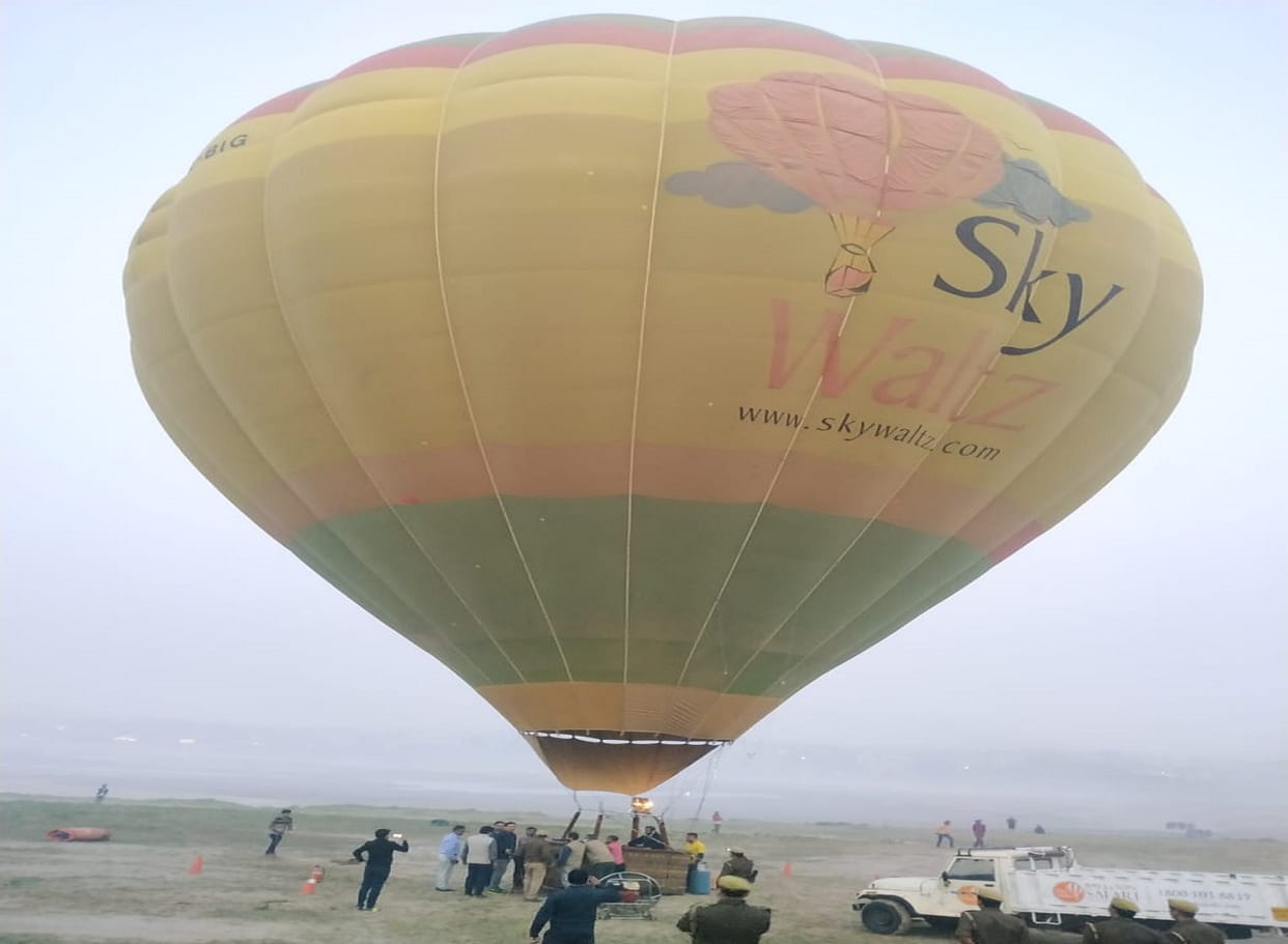 Trial of Air Balloon Festival begins in varanasi See Kashi's supernatural shade from the sky