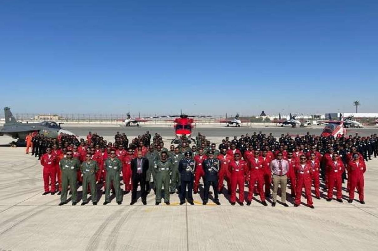 IAF Tejas flaunts superior flying skills on opening day in dubai airshow