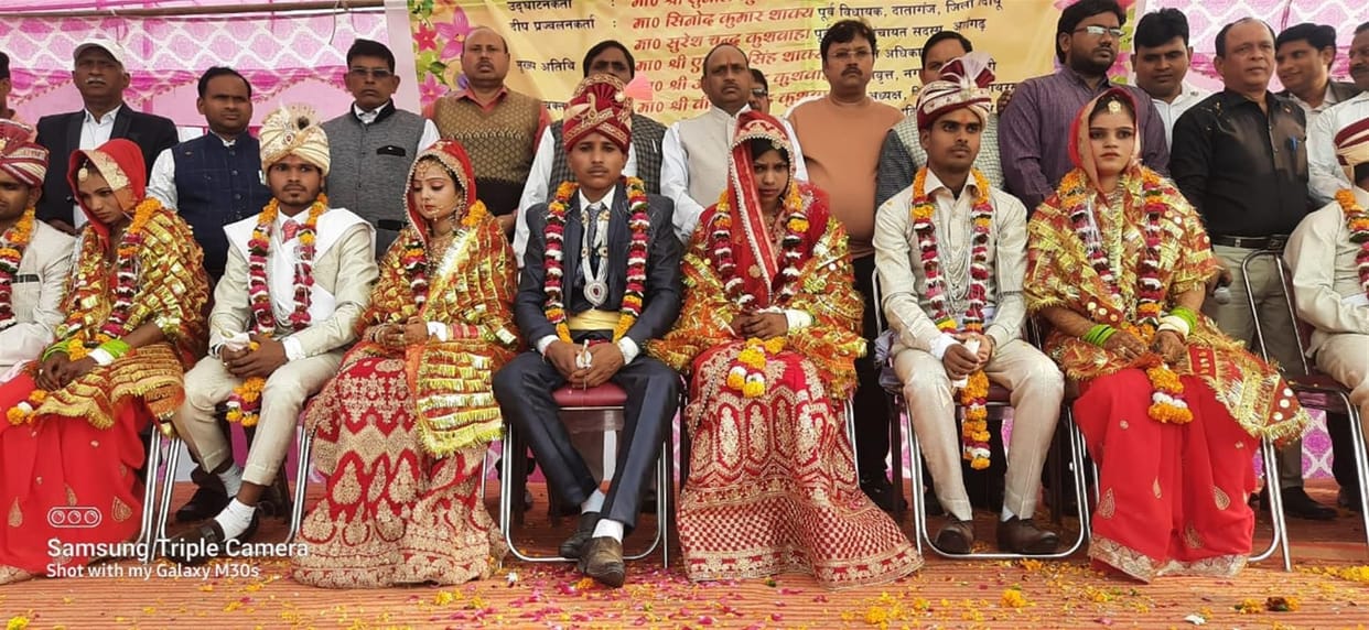 Hathras: 11 newlyweds tied the knot with pomp