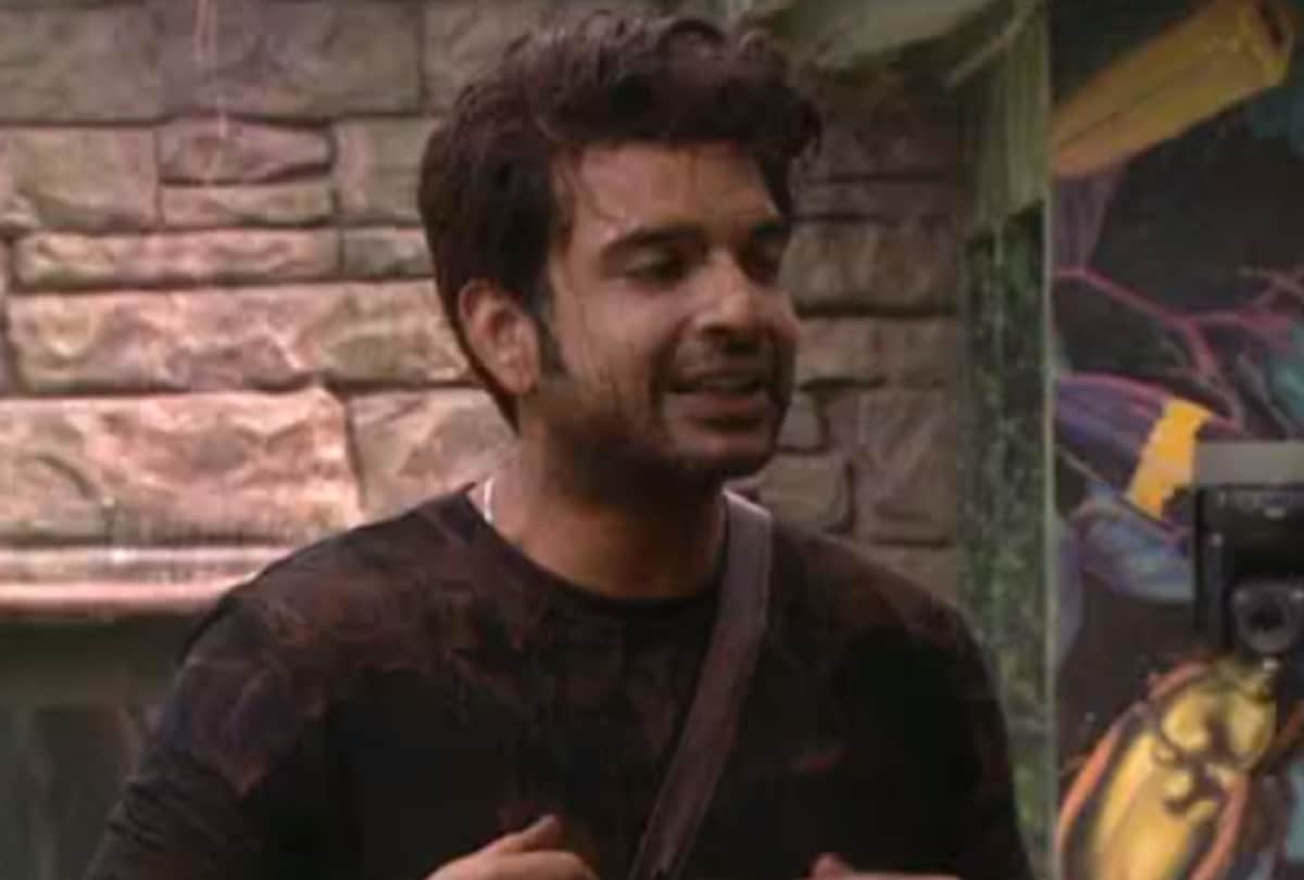Bigg Boss 15 Neha Bhasin game against Karan Kundrra, pouring mud and said Fattoo