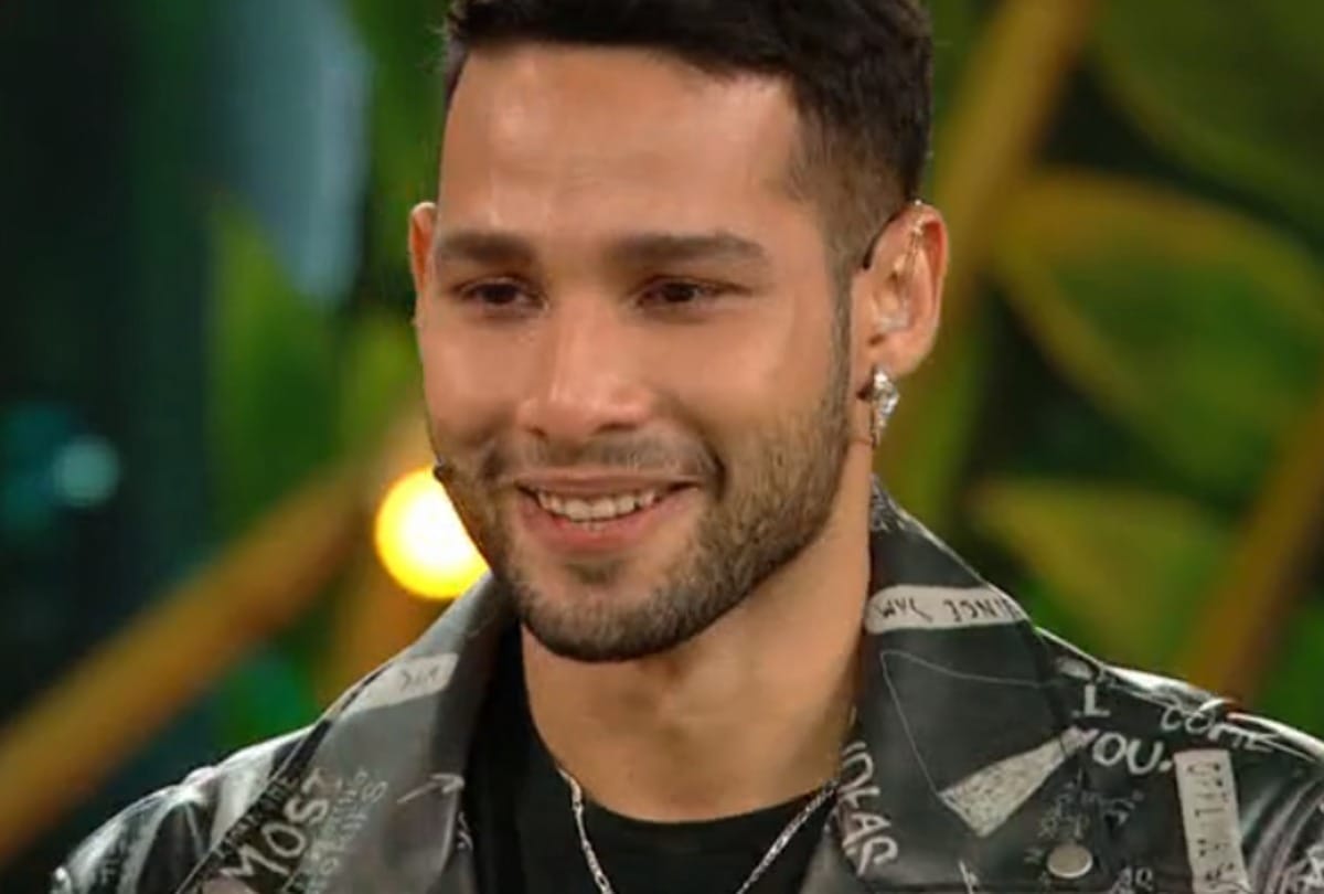 bigg boss 15 Siddhant Chaturvedi shares fan moment with salman khan on bb stage gully boy actor got emotional