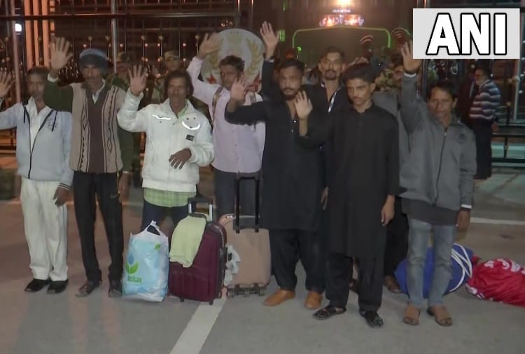 20 Indian fishermen released by Pakistan entered India via Attari-Wagah border